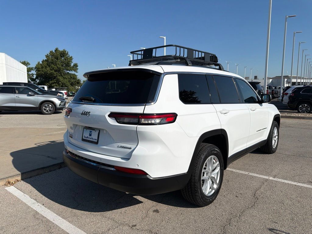 Used 2023 Jeep Grand Cherokee L Laredo AWD/4WD image 3