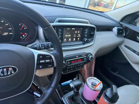 Used 2020 Kia Sorento EX image 19
