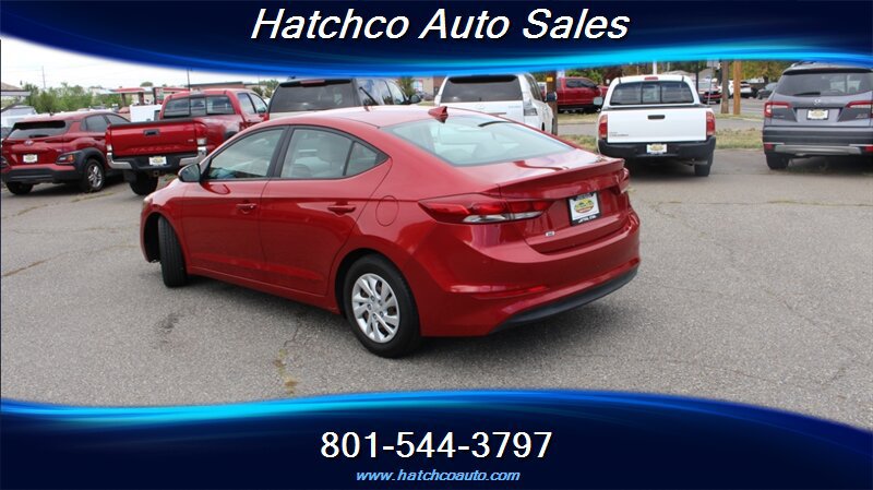 Used 2017 Hyundai Elantra SE FWD image 3