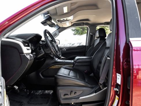 Used 2017 GMC Yukon XL Denali image 3