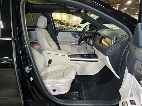 Used 2025 Mercedes-Benz GLA 250 4MATIC image 12