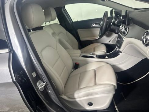 Used 2018 Mercedes-Benz GLA 250 4MATIC image 25
