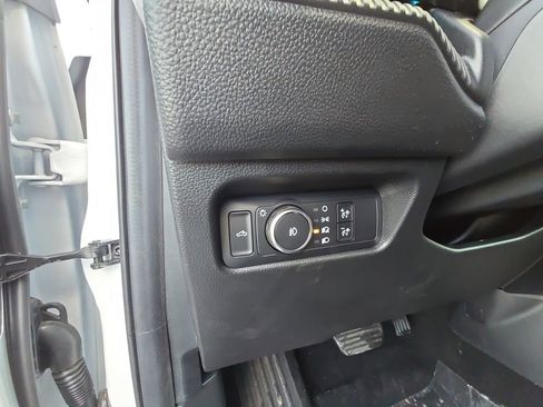 Used 2025 Ford Ranger Lariat w/ Chrome Accent Package image 22