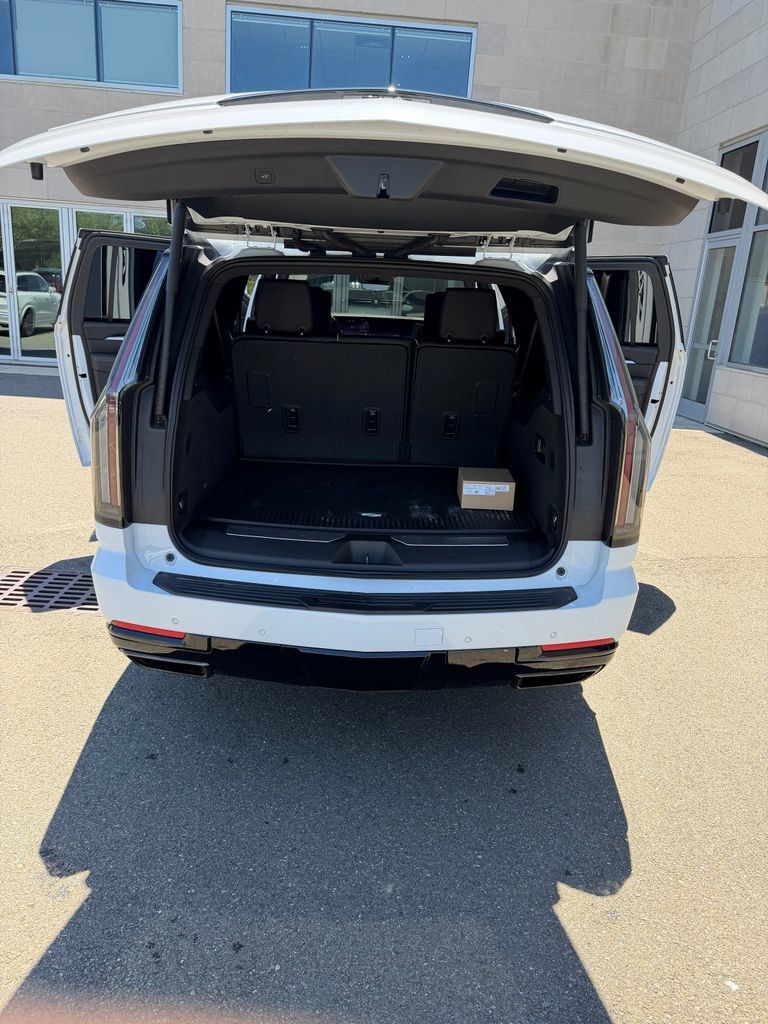 Certified 2026 Cadillac Escalade ESV Sport w/ Touring Package AWD/4WD image 8