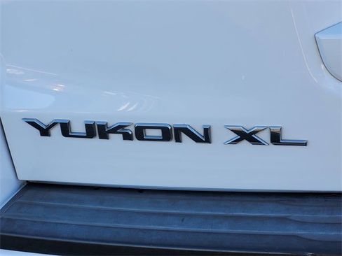 Used 2016 GMC Yukon XL SLE w/ HD Trailering Package image 24