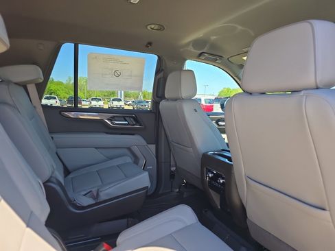New 2026 GMC Yukon Elevation image 15