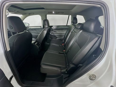 Used 2022 Volkswagen Tiguan SE w/ Panoramic Sunroof Package image 29