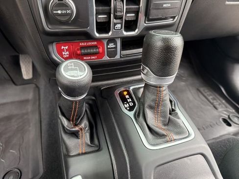 Certified 2020 Jeep Gladiator Mojave image 11