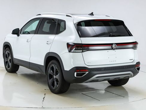 New 2026 Volkswagen Taos SEL image 7
