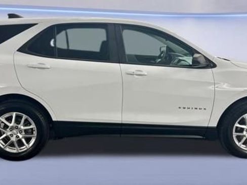 Used 2022 Chevrolet Equinox LS w/ LPO, Floor Liner Package image 10