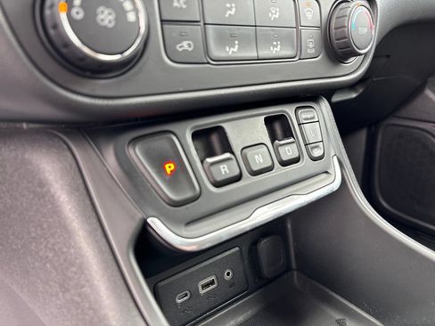 Used 2019 GMC Terrain SLE FWD image 18