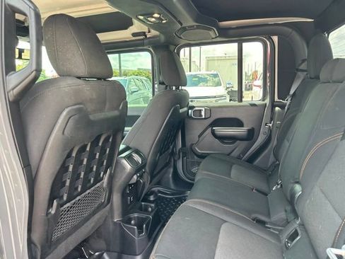 Used 2021 Jeep Gladiator Mojave AWD/4WD image 26