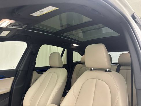 Used 2022 BMW X1 xDrive28i AWD/4WD image 24