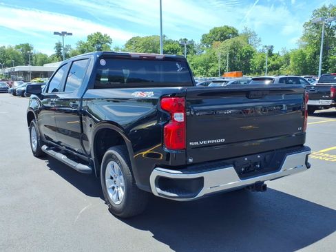 Used 2022 Chevrolet Silverado 1500 LT AWD/4WD image 7