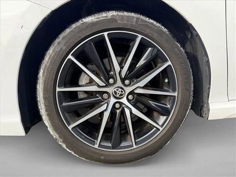 Used 2022 Toyota Camry SE image 11