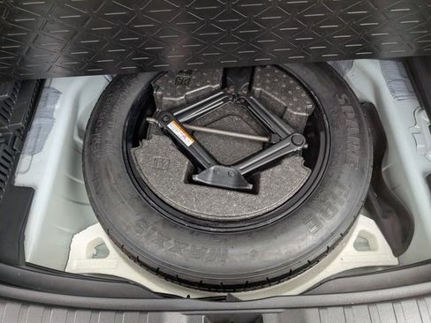 Used 2023 Toyota RAV4 Limited image 29