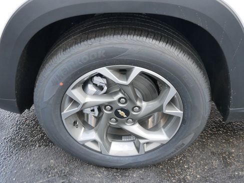 New 2026 Chevrolet Trax LT w/ Driver Confidence Package image 13