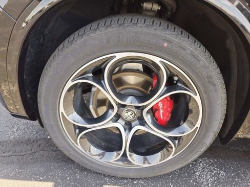 Used 2024 Alfa Romeo Stelvio Veloce image 19