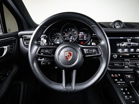 Certified 2023 Porsche Macan AWD/4WD image 26