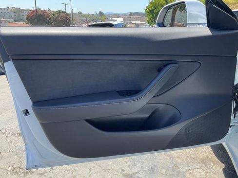 Used 2019 Tesla Model 3 Mid Range RWD image 15
