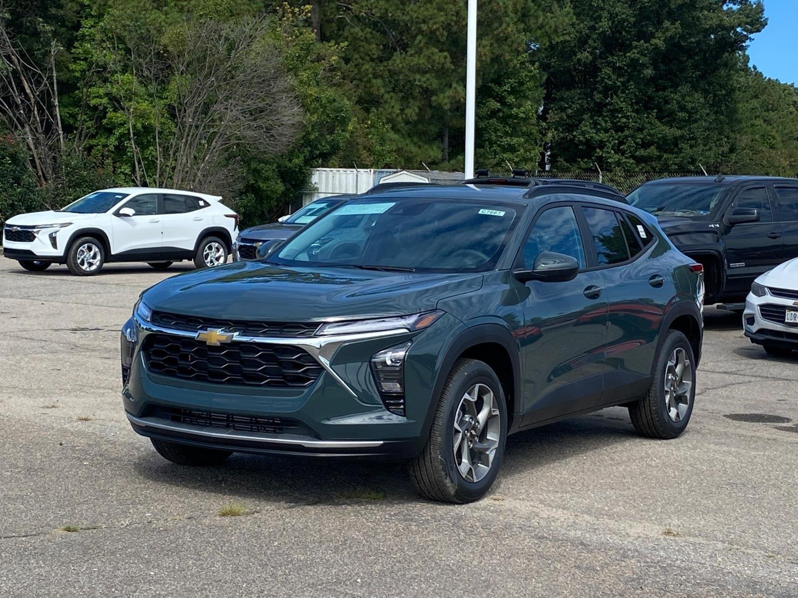 New 2026 Chevrolet Trax LT FWD image 2