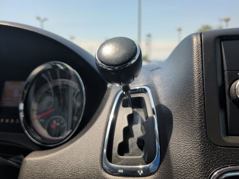 Used 2016 Dodge Grand Caravan SXT w/ Rear Park Assist Package FWD image 14