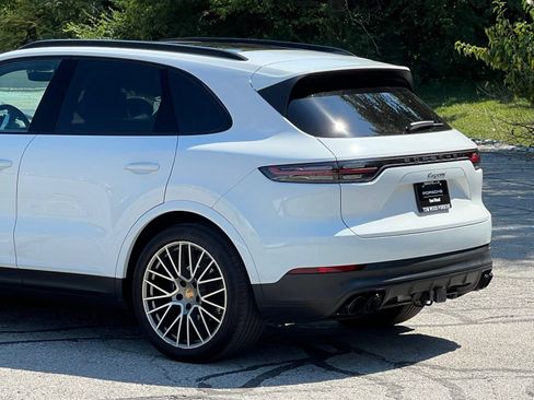Certified 2023 Porsche Cayenne Platinum Edition AWD/4WD image 12