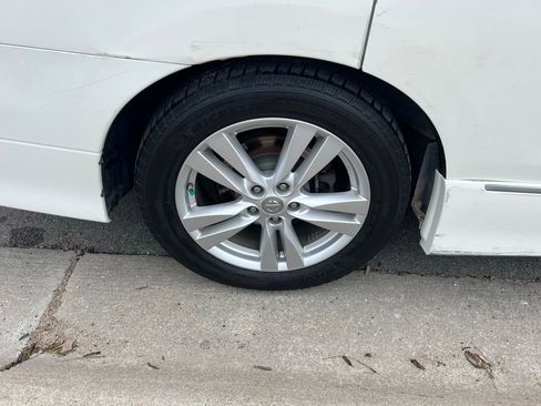 Used 2011 Nissan Quest LE FWD image 10