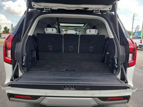 Used 2025 Ford Expedition Platinum w/ Driver's Package AWD/4WD image 7