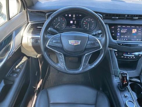 Used 2023 Cadillac XT5 Premium Luxury w/ Technology Package AWD/4WD image 8