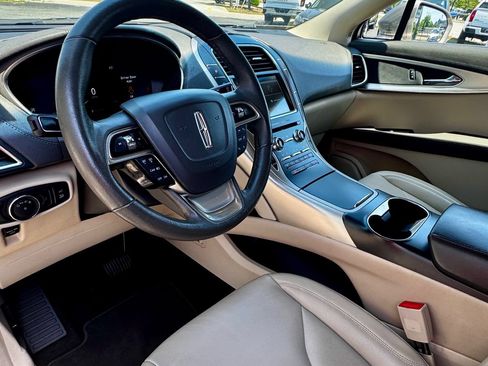 Used 2019 Lincoln Nautilus FWD image 7