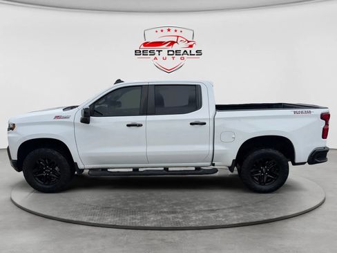 Used 2021 Chevrolet Silverado 1500 LT Trail Boss w/ Convenience Package II AWD/4WD image 2