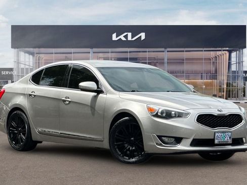 Used 2014 Kia Cadenza Premium FWD image 2