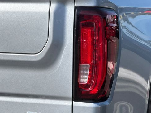 Used 2021 GMC Sierra 1500 SLT image 45