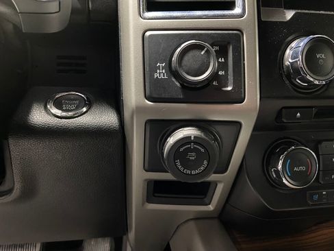 Used 2017 Ford F150 Lariat image 17