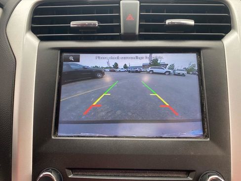 Used 2016 Ford Fusion SE FWD image 14