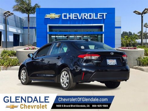 Used 2023 Toyota Corolla LE image 3