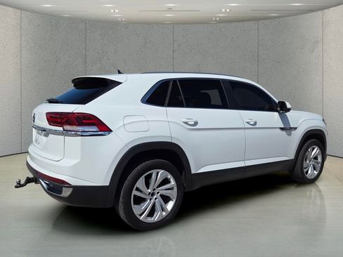 Used 2020 Volkswagen Atlas Cross Sport SEL image 3