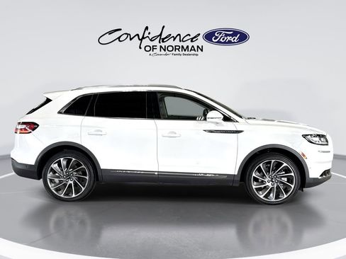 Used 2022 Lincoln Nautilus Reserve w/ Equipment Group 201A image 10