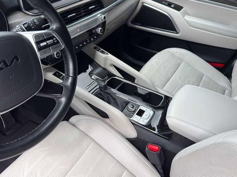 Used 2022 Kia Telluride SX w/ SX Prestige Package image 12