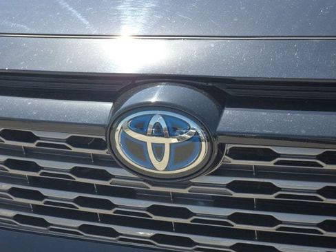 Used 2022 Toyota RAV4 Limited AWD/4WD image 9