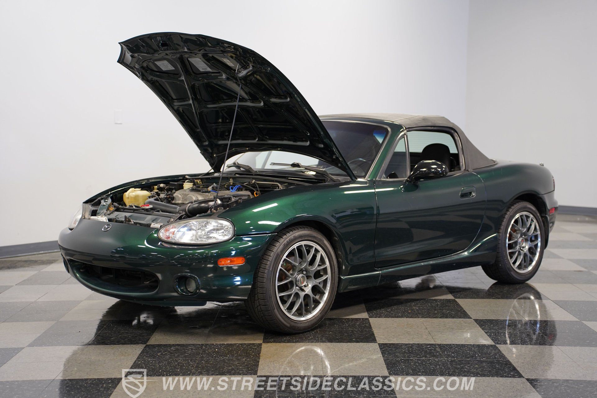 Used 1999 MAZDA MX-5 Miata RWD image 32