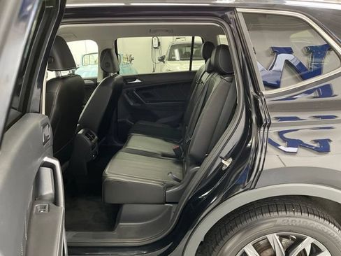 Used 2023 Volkswagen Tiguan SE FWD image 8