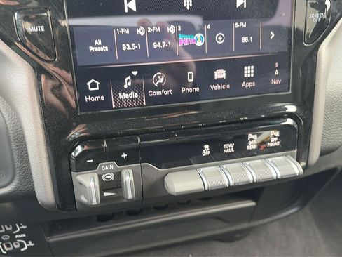 Used 2026 RAM 2500 Big Horn AWD/4WD image 10