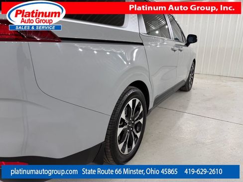 Used 2023 Kia Carnival EX FWD image 51