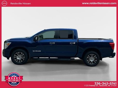 Used 2021 Nissan Titan SV w/ SV Convenience Package AWD/4WD image 3