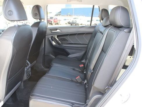 Used 2022 Volkswagen Tiguan SE image 34