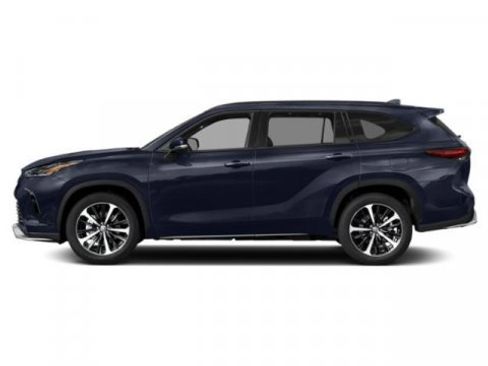 Used 2022 Toyota Highlander XLE image 6