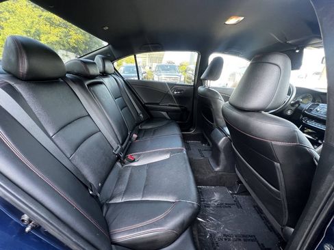 Used 2017 Honda Accord Sport Special Edition image 11