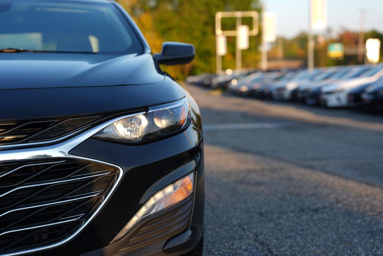 Used 2020 Chevrolet Malibu LT FWD image 3